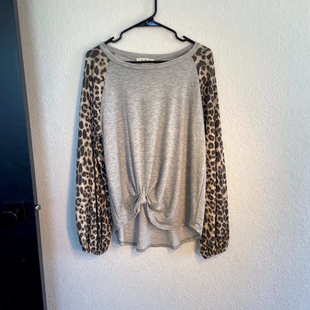 NWT Women’s Gray Long Sleeve Shirt w/ Tie and Cheetah Sleeves